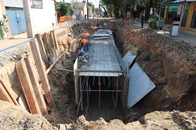Ya comienzan los preparativos en Tte. Moreno y Tte. Bernal, para la construcción de sumideros y registros en el lote 2 de Molas López
