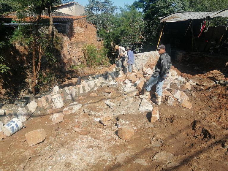 Muro de protección se construye en el arroyo Ferreira en zona de la calle Pozo Favorito