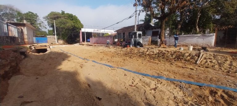 Avanzan los trabajos en el marco de la construcción del desagüe pluvial de la cuenca del arroyo Lambaré