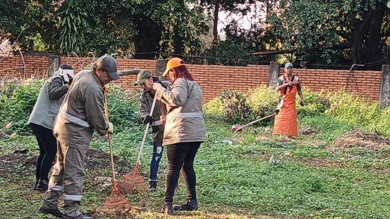 Más de 30 Instituciones Educativas de Asunción son apoyadas por la Comuna Capitalina en la limpieza para la prevención del Dengue