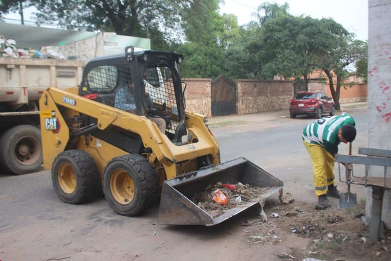 Campaña “Tu Barrio Limpio” de la Dirección de Servicios Urbanos prosigue para mantener aseados y en orden los núcleos habitacionales de la ciudad de Asunción