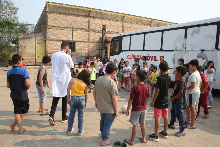 Día del Niño se celebró en el Bañado Tacumbú con actividades recreativas, atención en salud y la rehabilitación de la Oficina de la CODENI en esa zona