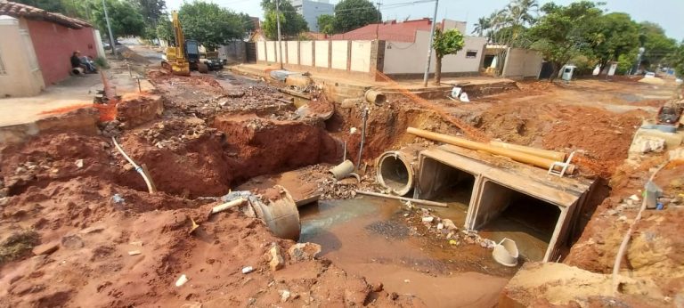 En el lote 2 del proyecto de desagüe pluvial de la cuenca del arroyo Lambaré iniciaron colocación de alcantarillas en la calle Ybyrayú