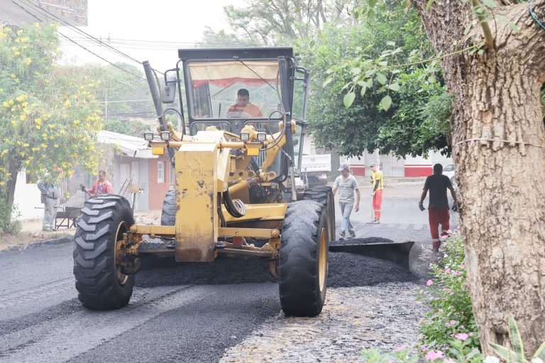 Ya terminaron los trabajos de regularización asfáltica en la calle Caballero Álvarez del barrio San Vicente