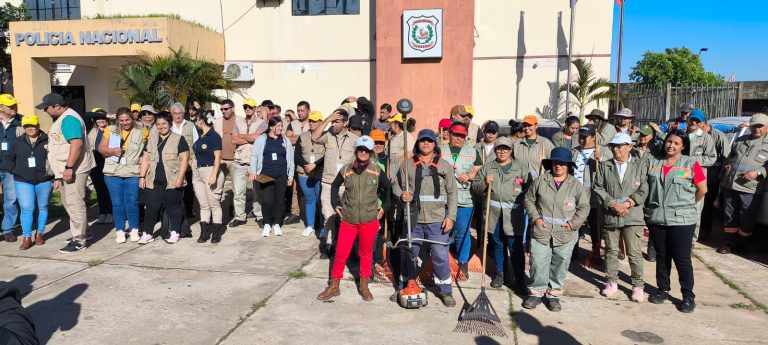 Se intensifican tareas de limpieza y concienciación en 36 manzanas del barrio Zeballos Cue para evitar proliferación del mosquito transmisor del dengue