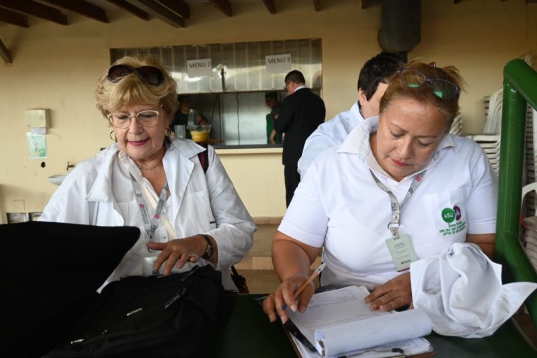 Control en las cantinas de escuelas y colegios realizará la Dirección de Defensa del Consumidor para precautelar la salud de la población estudiantil de la capital