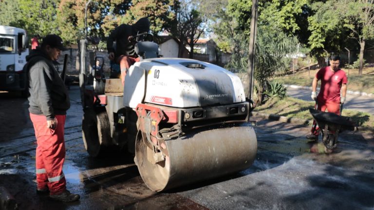 Dirección de Vialidad prosigue con trabajos de reparaciones de calles y avenidas en diferentes puntos de la ciudad capital