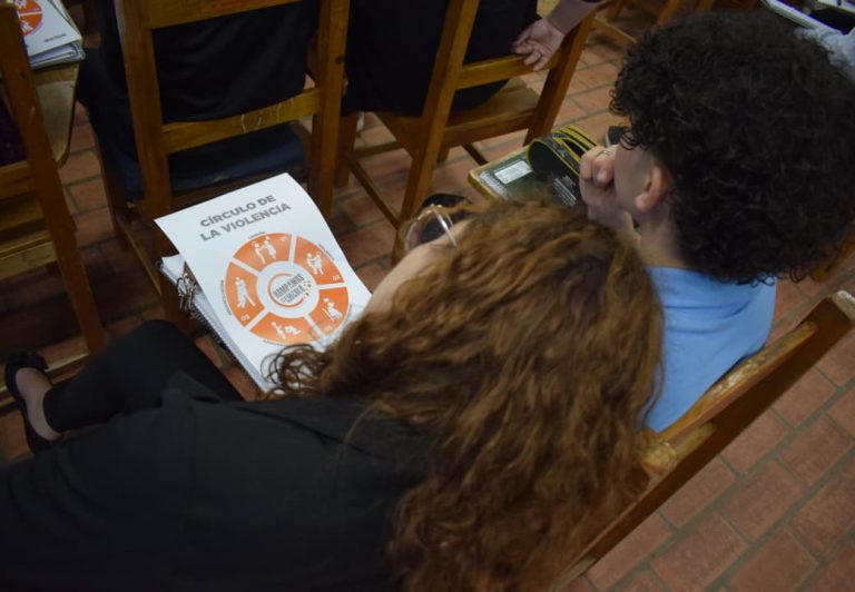 Municipalidad promueve la construcción de relaciones sanas en jóvenes del Colegio Católico Politécnico Padre Lino