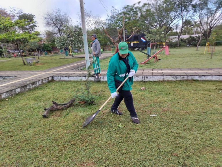 Limpieza y reacondicionamiento de espacios públicos se realizaron sobre la avenida Estados Unidos