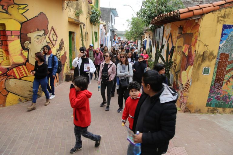 La Municipalidad de Asunción impulsa recorridos turísticos por el centro histórico y otros sitios emblemáticos, sin costo, con gran respuesta ciudadana