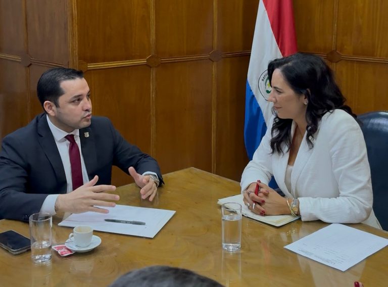 Importante reunión mantuvo el intendente Luis Bello con la ministra de Obras, Claudia Centurión, para coordinar obras y proyectos estratégicos
