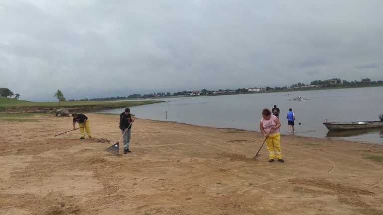 Limpieza y mantenimiento del cauce Antequera y de la ribera del río Paraguay en la Bahía de Asunción lleva adelante la Dirección de Servicios Urbanos