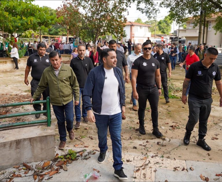 El intendente Luis Bello dio inicio a las obras de mejoramiento integral de la Plaza Naciones Unidas en el barrio Mburicaó