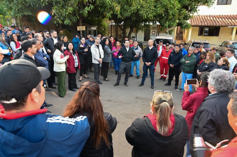 Intendente Luis Bello verificó la producción y operatividad de la Planta Asfáltica y conversó con los obreros municipales de esa dependencia