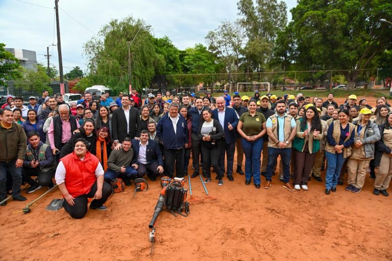 Intendente Luis Bello participó de la jornada conjunta de lucha contra el dengue llevada adelante por la Comuna Capitalina y el SENEPA en el barrio San Pablo