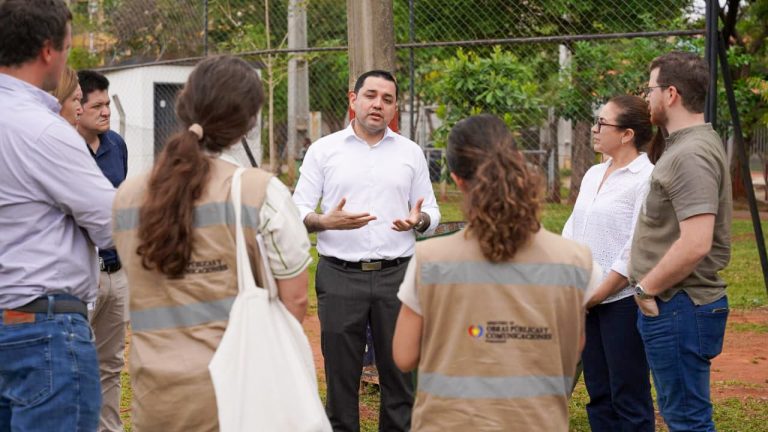 Intendente Bello recorrió varias plazas que serán revitalizadas a través de un trabajo conjunto con el MOPC
