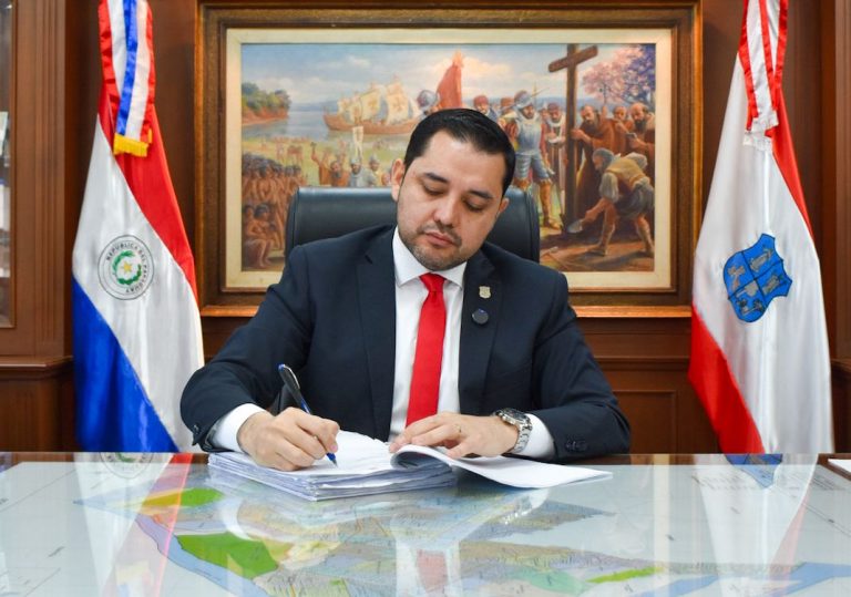 Intendente Bello ordenó la suspensión inmediata de la construcción de una nueva estación de servicio sobre la Avenida Santísima Trinidad