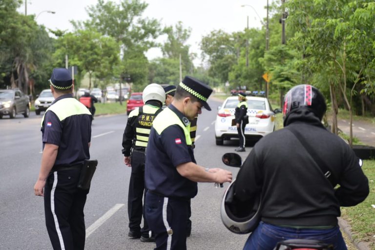 Gobierno de la Ciudad lanza campaña de concienciación sobre el uso obligatorio del casco en motociclistas