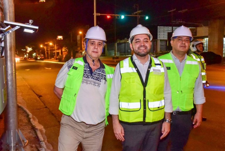 La segunda etapa de instalación de semáforos inteligentes con tecnología de punta se va completando