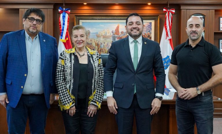 Intendente Bello se reunió con autoridades de la Facultad de Ciencias y Tecnología de la UCA para tratar planes de revitalización del Mercado 4 y de los demás mercados zonales