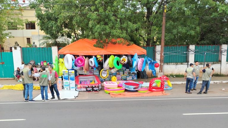 Municipalidad de Asunción despliega amplio operativo para garantizar seguridad y orden durante las compras por Reyes