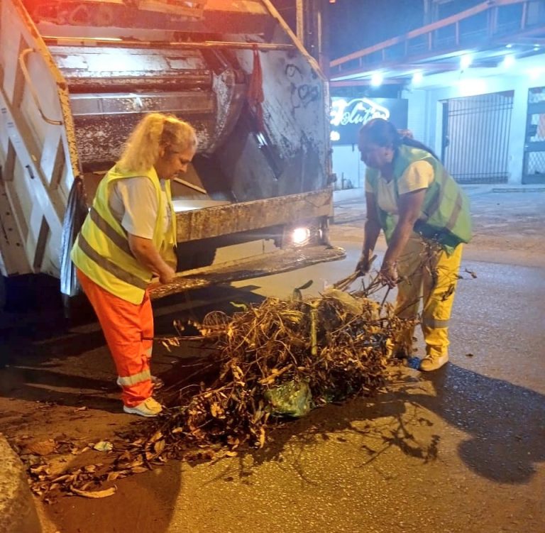 Compromiso que no descansa: cuadrillas de la Dirección de Servicios Urbanos trabajaron desde la madrugada del 1 de enero