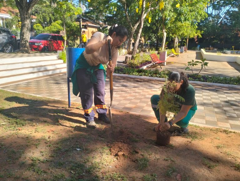 El compromiso compartido entre Municipalidad y vecinos organizados en la plaza Herminio Giménez sigue generando bienestar a la comunidad