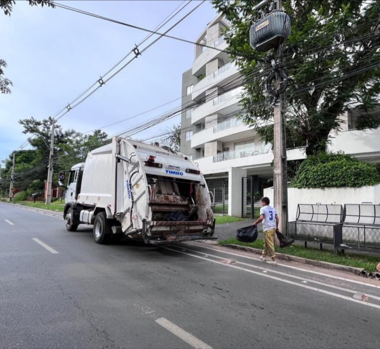 Intendente Luis Bello ordena a la Dirección de Servicios Urbanos reforzar limpieza y recolección de residuos en Asunción