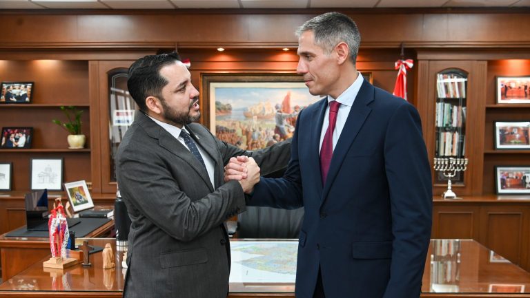 Municipalidad de Asunción y Ministerio de Industria y Comercio  avanzan en la implementación de la nueva Ley de MIPYMES para fortalecer la economía local