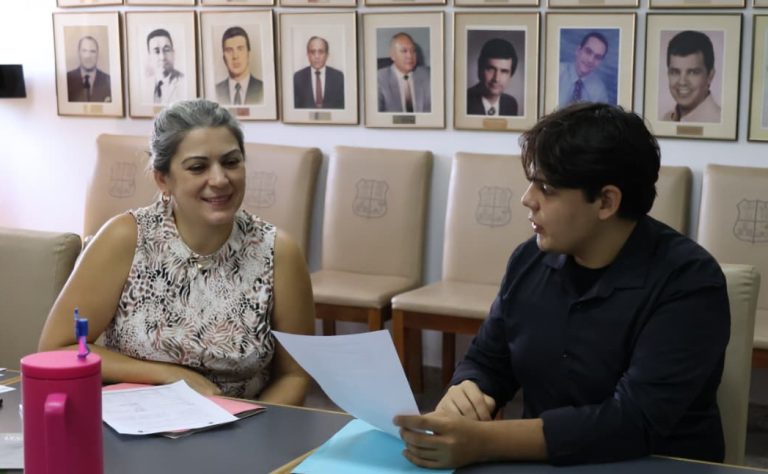 La Comuna Capitalina da a conocer la nómina de 154 becarios que cursarán carreras universitarias en la Universidad Metropolitana de Asunción (UMA)