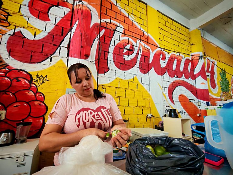 “Mujeres del Mercado 4 – Retrato de la fuerza laboral femenina” abre campaña del UNFPA por el Día Internacional de la Mujer