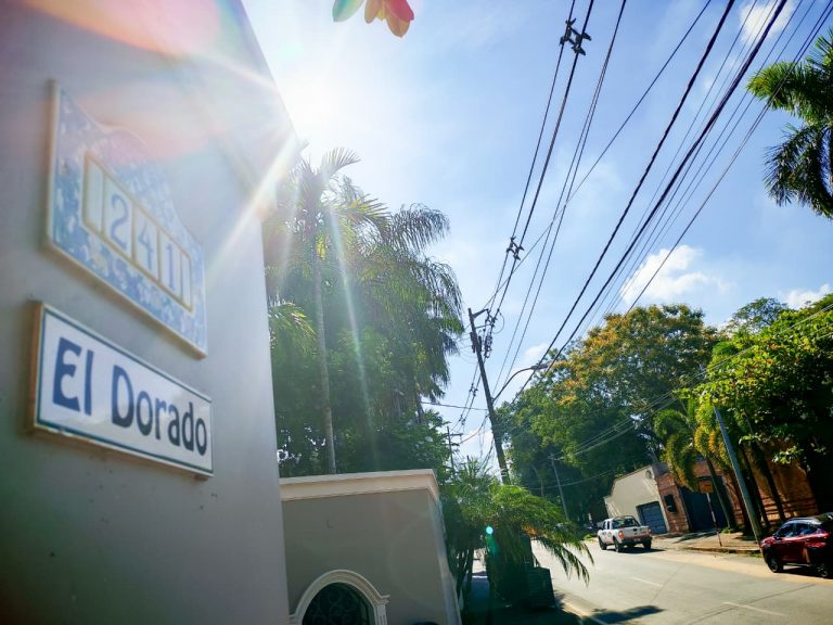 Una calle de Asunción recuerda la leyenda de “El Dorado”, región de América del Sur que atraía a los conquistadores por sus riquezas
