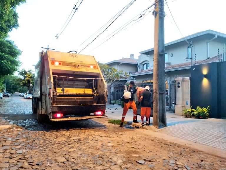 La Dirección de Servicios Urbanos conmemora el Día del Trabajador con servicio ininterrumpido a la capital