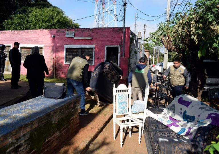 Policía Municipal de Vigilancia procedió al desalojo de una ocupación irregular en la plaza Lola de Miño para restablecer la seguridad y la convivencia vecinal