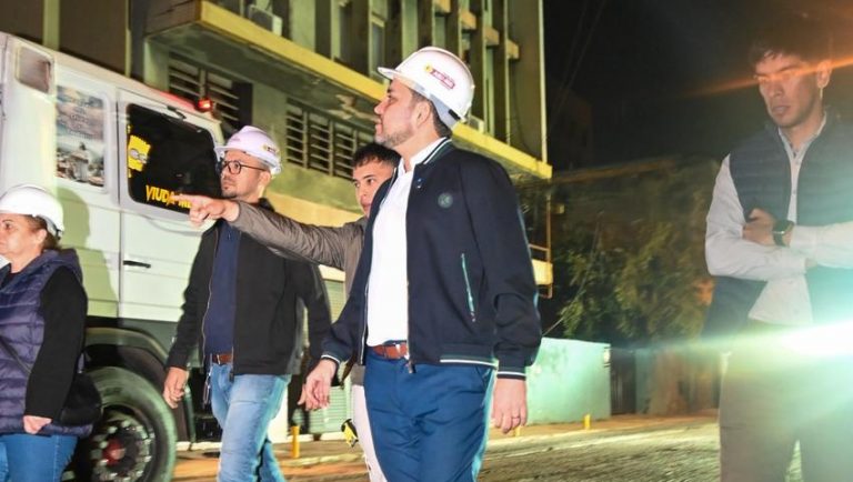 Intendente verificó anoche el avance de obras sobre Gral. Díaz/Azara