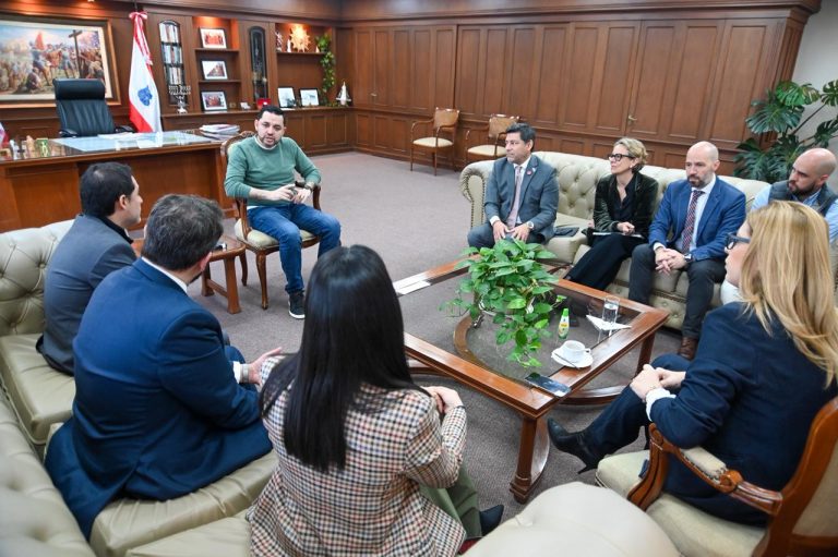 Intendente Bello encabezó una reunión para avanzar en un plan integral de resiliencia urbana y desarrollo para la Franja Costera de Asunción