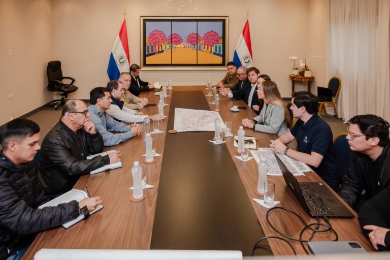 El Centro Histórico se prepara para vivir el debut mundialista de la Albirroja