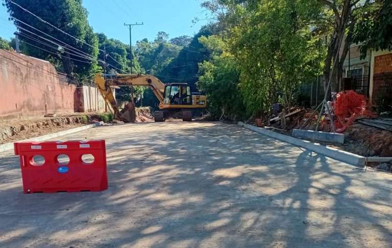 La obra de desagüe pluvial de Santo Domingo avanza en varios frentes de trabajo