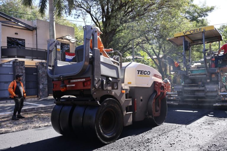 Plan ASU 400 Cuadras supera las 86 cuadras intervenidas con nuevos trabajos de pavimentación en el barrio Mburicaó