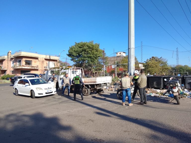 Operativo municipal evitó el vertido ilegal de residuos sobre la avenida 21º Proyectada