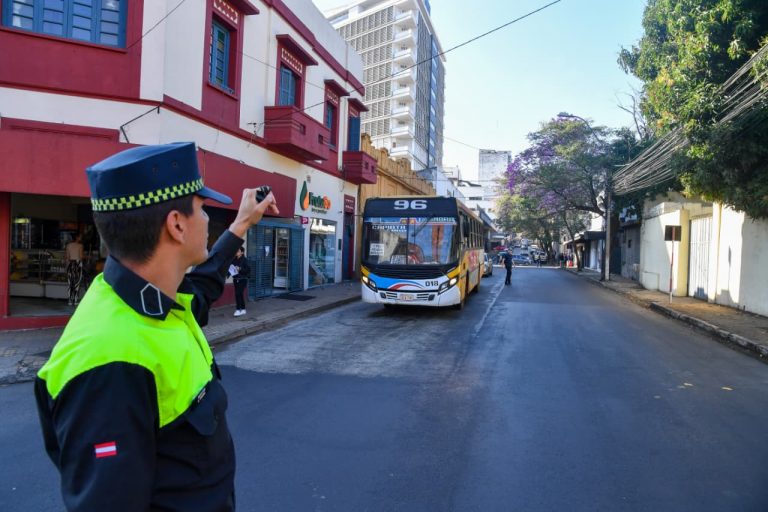 Municipalidad terminó la obra de pavimentación de General Díaz/Azara