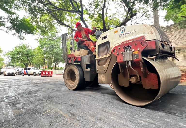 Durante las últimas dos semanas se realizaron 889 bacheos en distintos puntos de Asunción
