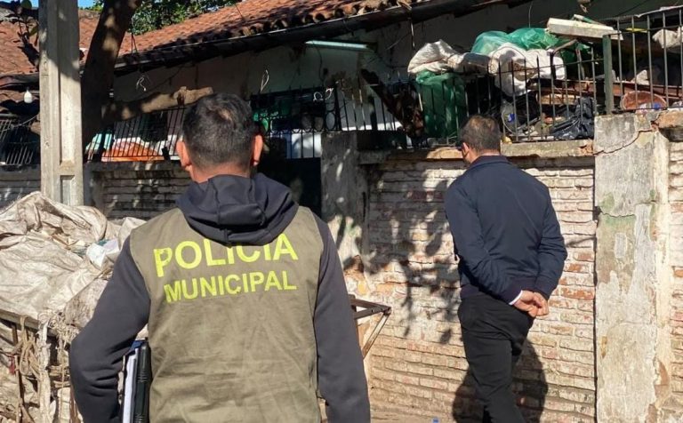 Municipalidad intervino un predio en el barrio Roberto L. Petit por acumulación de basura