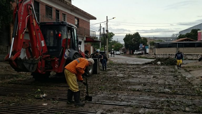 Dirección de Servicios Urbanos responde de manera inmediata para restablecer el orden tras las lluvias
